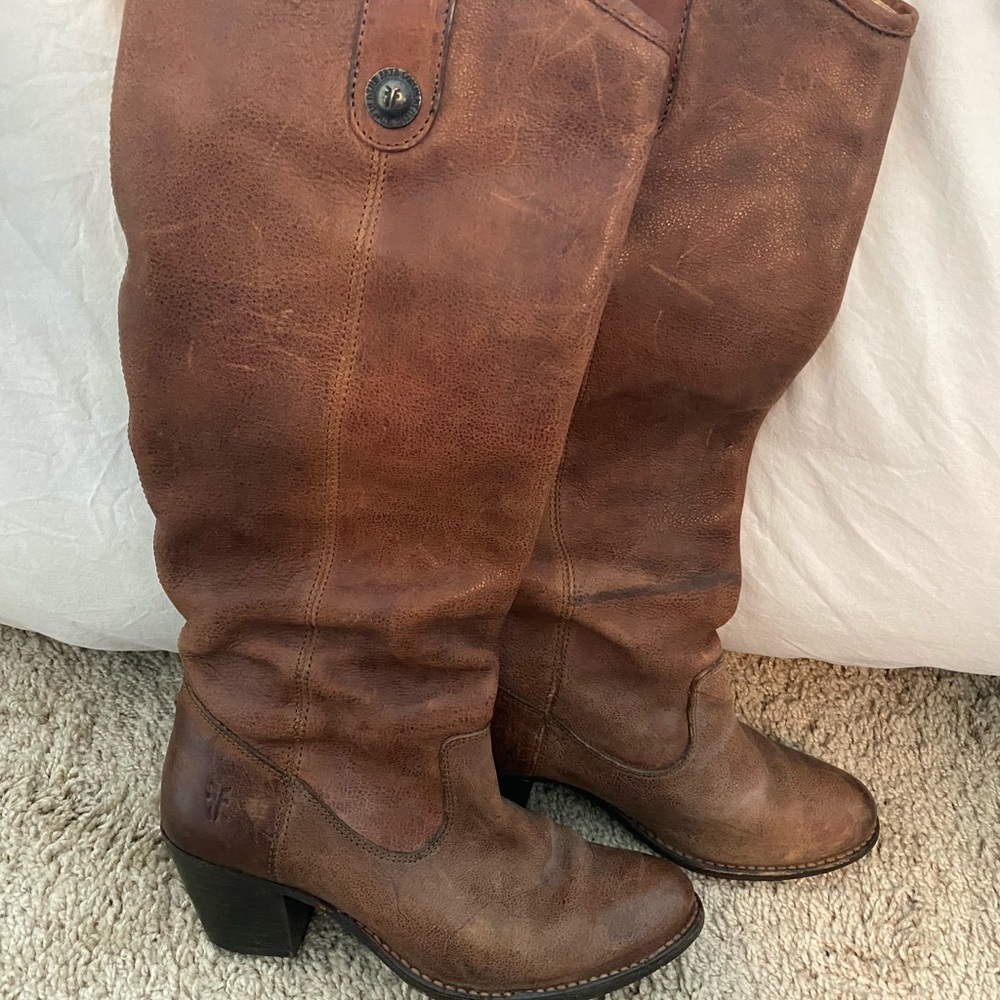 Frye Jackie button pull on boots